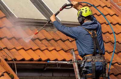 Démoussage et hydrofuge de toiture à Voutezac